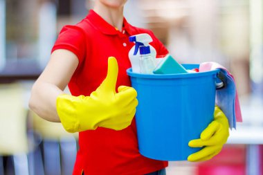 Bayan ev temizliği kalitesi kadar gösterir.