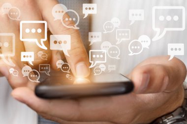 Mobil kullanarak iletişim kavramı .