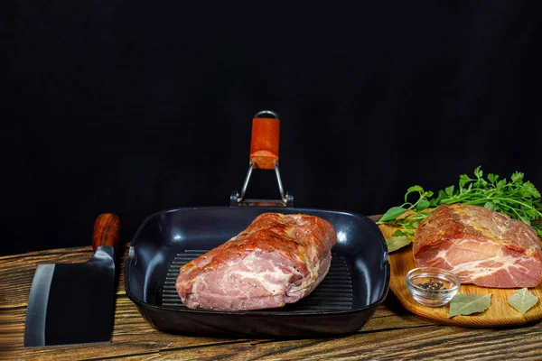 The ham in the pan and hatchet kitchen . — Stock Photo, Image
