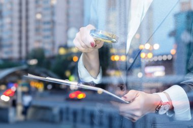 Avukat davayı inceliyor..