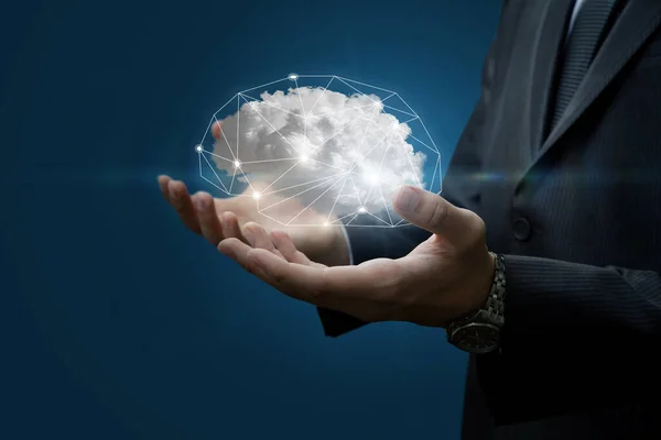Руки Бізнесмена Показують Мозок Вигляді Хмари Синьому Фоні — стокове фото