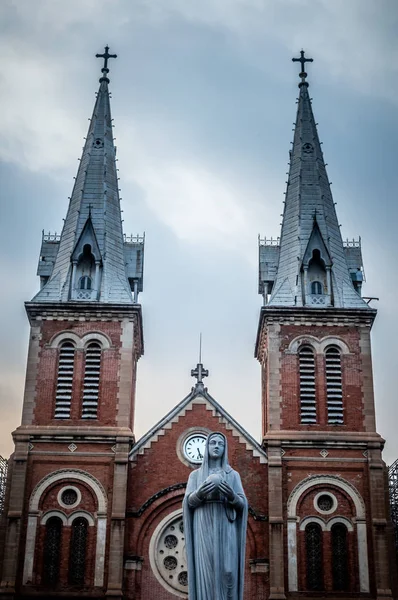 Saigon Notre-Dame székesegyház — Stock Fotó