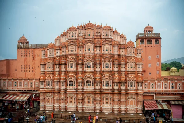 Hawa Mahal famous traditional colorful building in jaipur — Stock Photo, Image