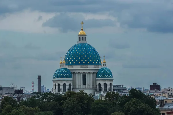Tempel Mit Goldenen Und Blauen Kuppeln — Stockfoto