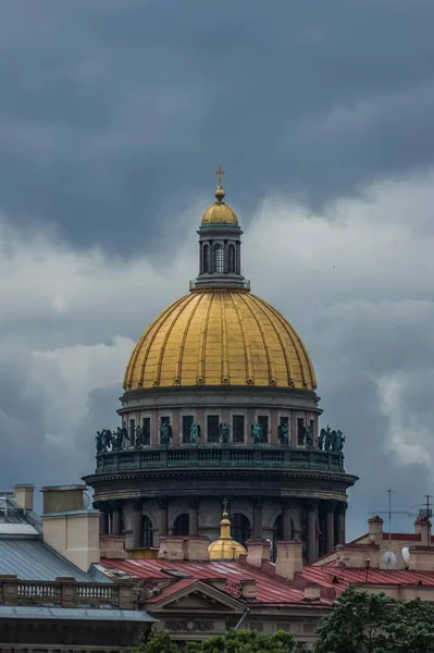 Tempel Mit Goldenen Und Blauen Kuppeln — Stockfoto