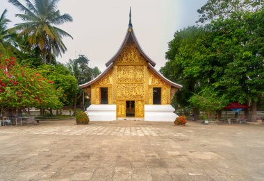 Luang Prabang, Laos 'taki Wat Xieng Tangası (Altın Şehir Tapınağı). Xieng Thong tapınağı Lao manastırlarının en önemlilerinden biridir..