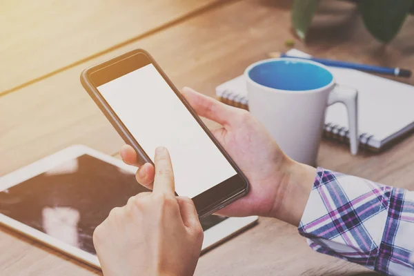 Asien Kvinna Hand Innehav Och Använder Telefonen Kafé — Stockfoto