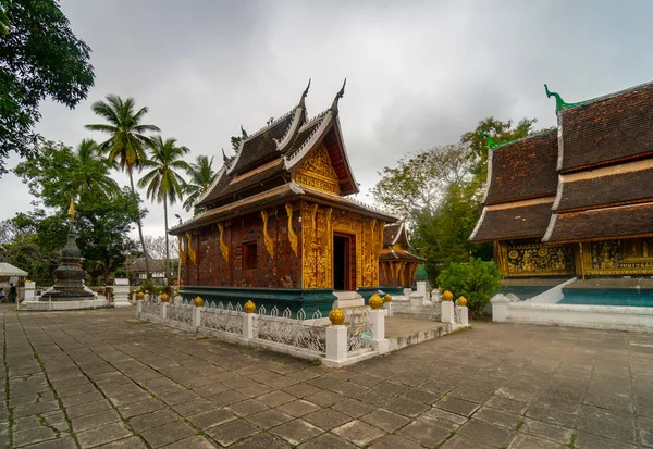 Luang Prabang, Laos 'taki Wat Xieng Tangası (Altın Şehir Tapınağı). Xieng Thong tapınağı Lao manastırlarının en önemlilerinden biridir..