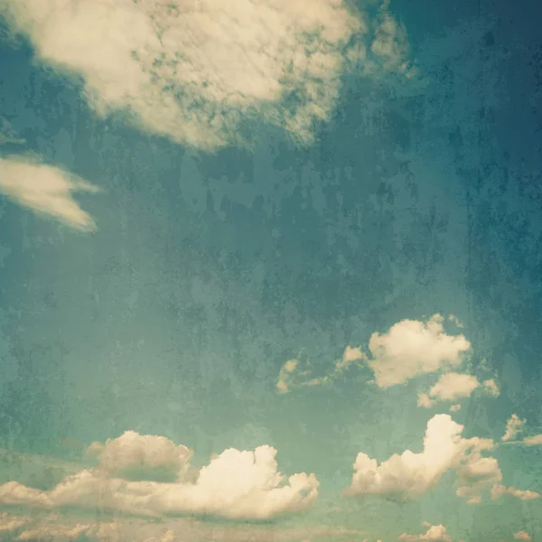 グランジの青い空と雲の背景領域とテクスチャ ヴィンテージ — ストック写真