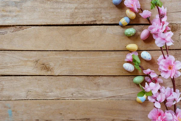 Kersenbloesem Kunstbloemen Easter Egg Vintage Houten Achtergrond Met Kopie Ruimte — Stockfoto