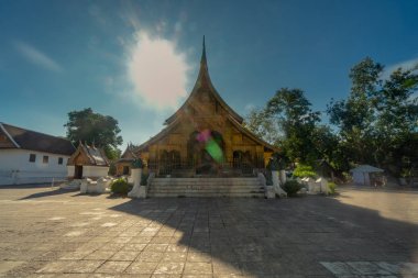 uzun pozlama wat xieng tanga luang prabang, laos.
