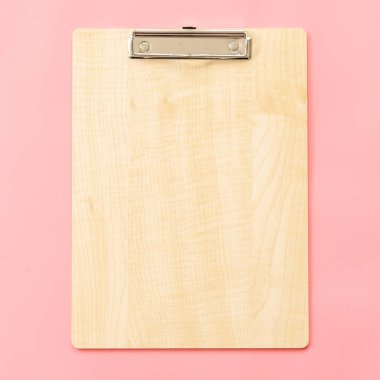 Boş pano ahşap sahte yukarı pembe pastel renk arka plan