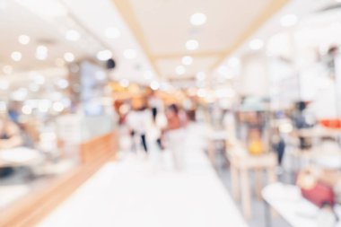 Arka için alışveriş merkezinde soyut bulanıklık arka plan kalabalık insanlar