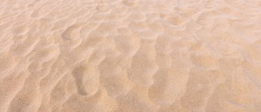 Kum ve kum dokusu ve zemin üzerindeki ayak izleri