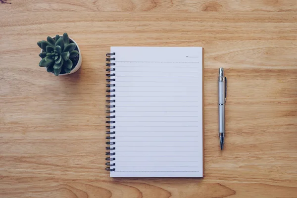 Carnet Vierge Crayon Sur Table Bois Avec Plante Pot — Photo