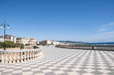 Dama tahtası döşemesinin düşük açı görünümü