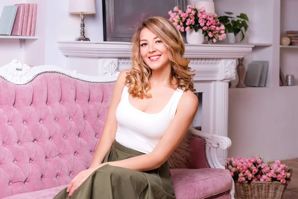 Portrait of gorgeous blonde woman at home. — Stock Photo, Image