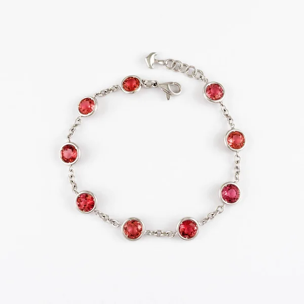 Pulseira Ouro Branco Prata Com Pedra Preciosa Rubi Vermelho Fundo — Fotografia de Stock