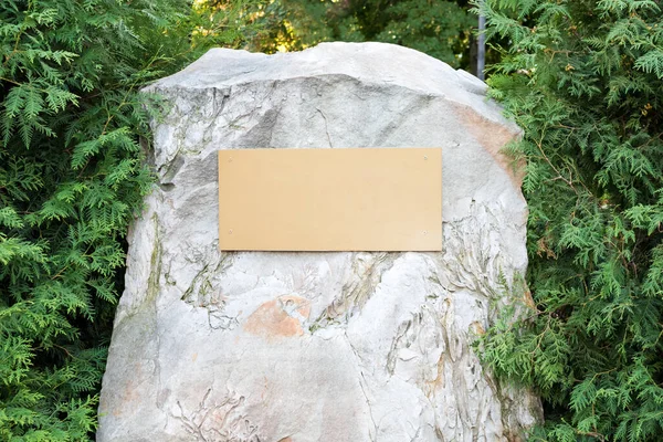 Blank Plaque Stone Bronze Memorial Plaque Park Empty Sign Board — Stock Photo, Image