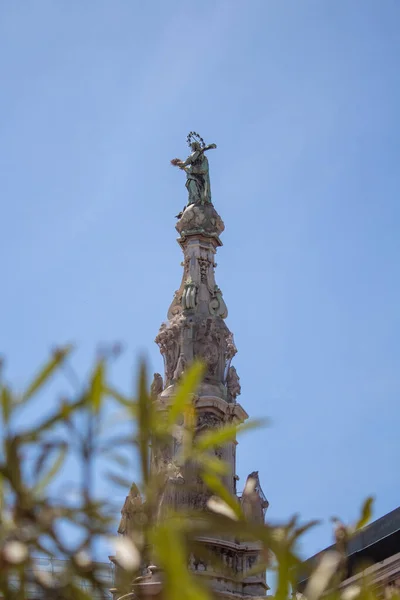 Guglia dell Immacolata oder Unsere Liebe Frau von der Unbefleckten Empfängnis in Neapel, Italien — Stockfoto