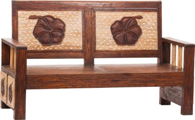 Beyaz bir arka plan üzerinde izole dövme yanaklar ile ahşap tezgah