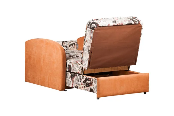 Orangefarbener Sessel auf weißem Hintergrund — Stockfoto