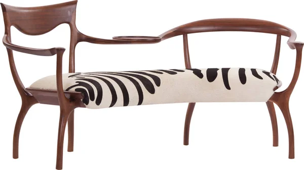 Beyaz arka plan üzerine izole zebra desenli modern ahşap kanepe