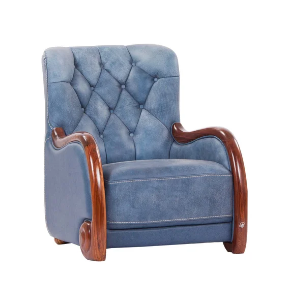 Luxuoso couro azul poltrona de madeira vintage isolado no branco — Fotografia de Stock