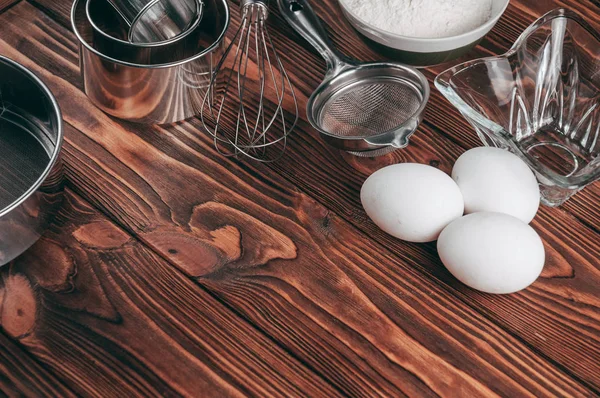 Ingredients Dishes Wooden Brown Table Well Lie Whisk Full Flour — Stock Photo, Image
