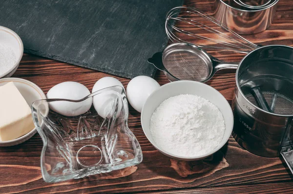 Ingredients Dishes Wooden Brown Table Well Lie Whisk Full Flour — Stock Photo, Image