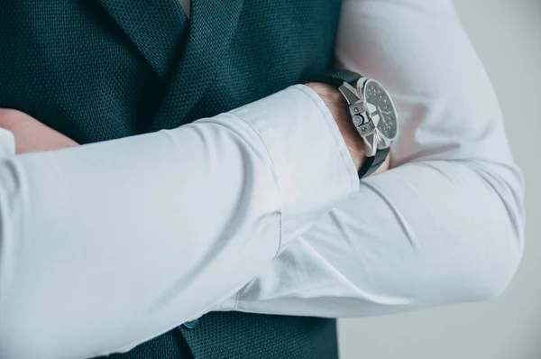 Homem Olhar Para Relógio Luxo Dia Casamento Noivo — Fotografia de Stock