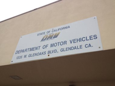 Motorlu Taşıtlar Departmanı California giriş işareti