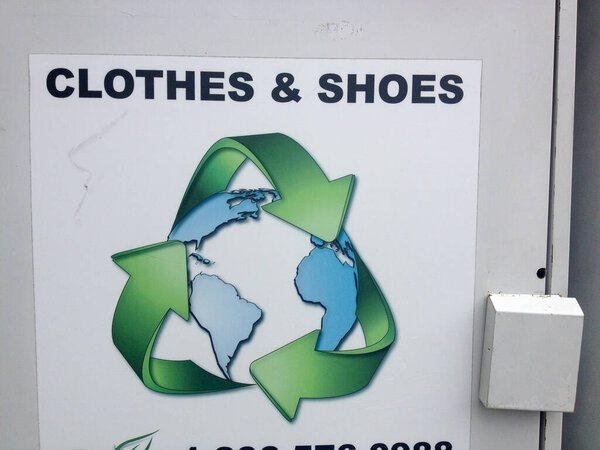 мусорное ведро для одежды и обуви
