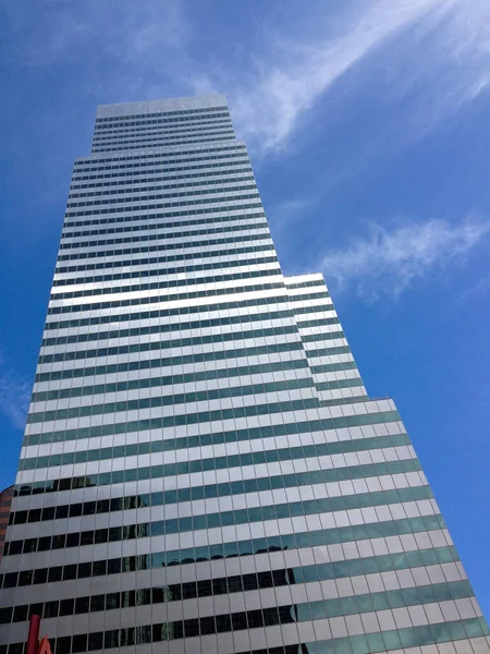 現代建築背景輝く太陽高層ビル — ストック写真