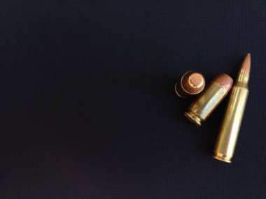 Tüfek tabancası için mermiler yakın plan.