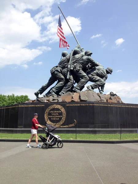 Iwo Jima Marine victory flag statue Arlington VA — Stock Photo, Image