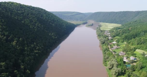 Drone Widok Dniestru Rzeki Piękna Przyroda Ukrainy Powietrzny Zielony Krajobraz — Wideo stockowe