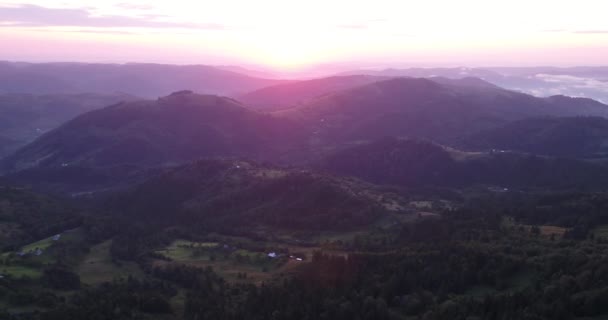 Drohnenblick Karpaten Wunderschöne Natur Der Ukraine Bewölkte Luftlandschaft Sonnenuntergang — Stockvideo