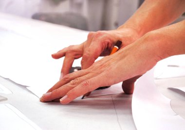 çilek ve nane içinde buz küpleri