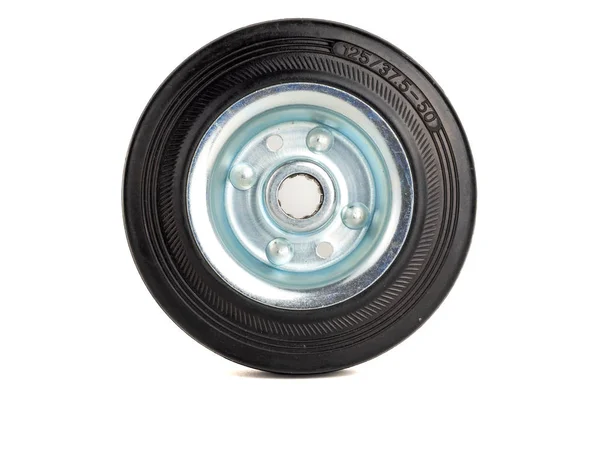 Ocelové průmyslové kolo s gumovou pneumatikou — Stock fotografie