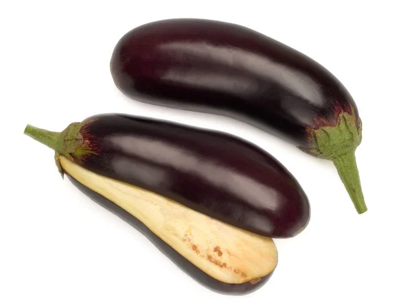 Auberginen oder Auberginen-Gemüse auf weißem Hintergrund — Stockfoto