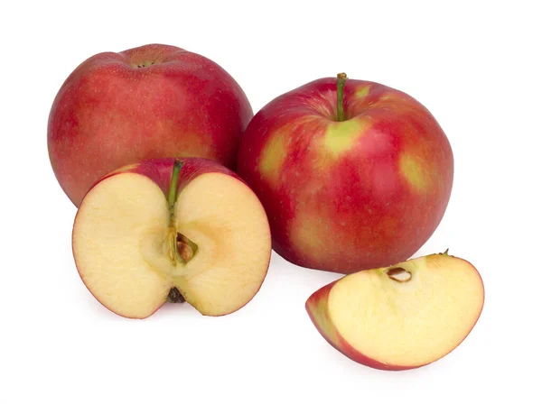 Ensemble de pommes fraîches entières et coupées isolées sur fond blanc — Photo