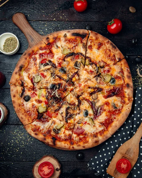 Etli büyük karışık pizza