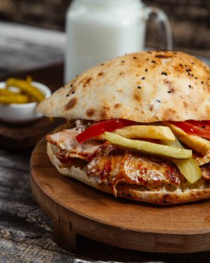 Susam topuzuniçinde tavuk döner