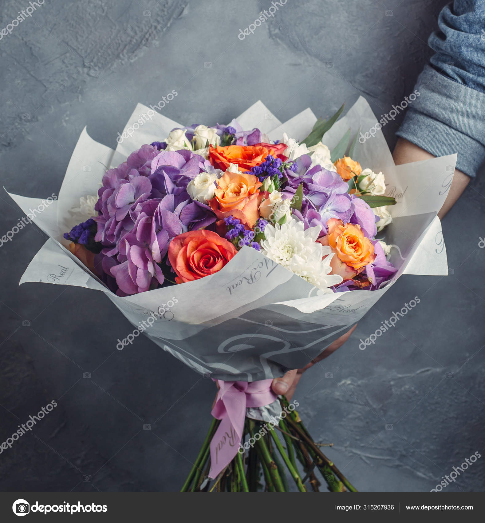 VIOLETS by BERDOUES, BORSARI, PENHALIGONS, BROSSEAU | The Black Narcissus, image size:1578x1700