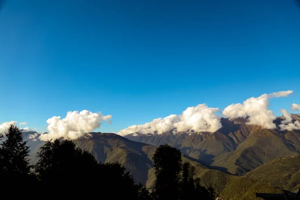 Ciel Automne Avec Nuages Paysage Montagnes Cascade — Photo