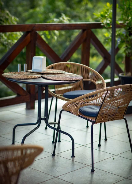 Interior Una Cafetería Verano Muebles Ratán Estilo Ecológico Rústico — Foto de Stock