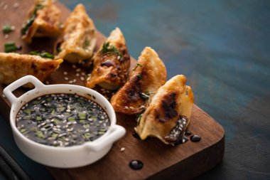 Kızarmış Çin böreği sosu, Asya gıda tür adı.