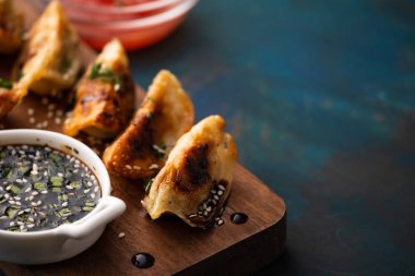 Kızarmış Çin böreği sosu, Asya gıda tür adı.