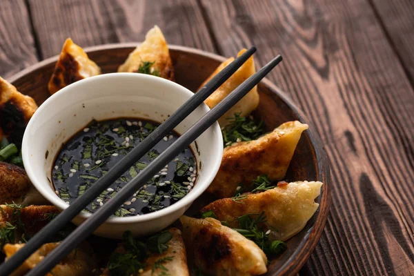 Kızarmış Çin böreği sosu, Asya gıda tür adı.